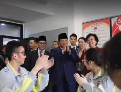 Prabowo Subianto Tinjau Program Makan Siang di Sekolah Beijing