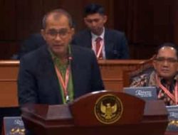 Bambang Widjojanto-Eddy Hiarie Saling Serang di Sidang Lanjutan PHPU