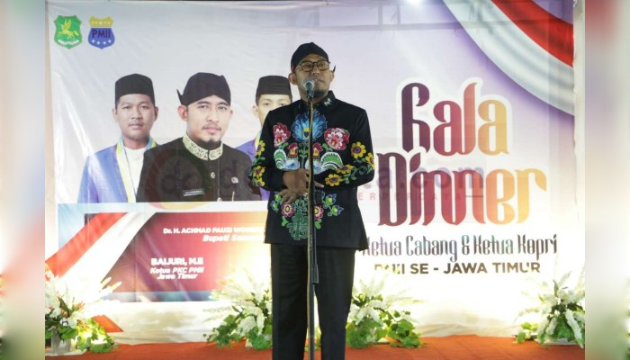 Bupati Sumenep Achmad Fauzi Wongsojudo, Saat Memberikan Sambutan di Acara Gala Dinner Bersama PMII se-Jatim di Halaman Andhap Asor Pendopo Keraton Sumenep, Jumat (26/07/2024) malam.