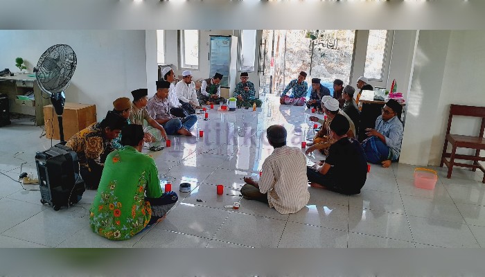 Lesbumi Sumenep bersama Lesbumi MWC NU Pasongsongan saat menggelar rapat persiapan teknis Festival Sapparan Budaya