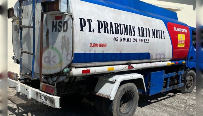 Truk Tangki diduga bermuatan BBM Bersubsidi diamankan Polres Demak.