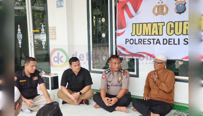 Polresta Deli Serdang gelar Jumat Curhat di Masjid Ar-Raudah Desa Tumpatan Nibung, Kecamatan Batang Kuis, Deli Serdang, Jumat (09/08/2024).