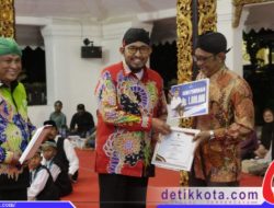Beri Penghargaan kepada Seniman dan Budayawan, Bupati Ajak Konsisten Lahirkan Karya Demi Rawat Warisan Leluhur