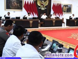 Presiden Prabowo Pimpin Rapat Terbatas Bahas Keamanan dan Kenyamanan Masyarakat dalam Merayakan Natal dan Tahun Baru