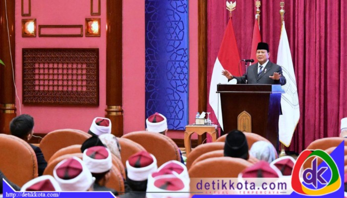 Presiden Republik Indonesia, Prabowo Subianto mengadakan pertemuan hangat dengan mahasiswa Indonesia yang tengah menempuh pendidikan di Universitas Al-Azhar, Kairo, Mesir, pada Rabu (18/12/2024). 