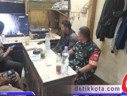 Tingkatkan Kerjasama, Babinsa dan Bati Komsos Kemlayan Komsos di Wilayah Binaan