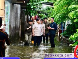 Presiden Prabowo Mengunjungi Warga Terdampak Banjir di Bekasi