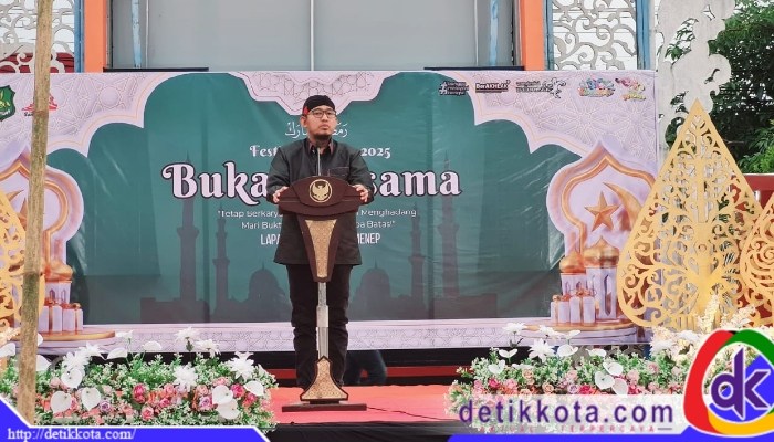 Bupati Sumenep Achmad Fauzi Wongsojudo saat memberikan sambutan di acara Festival Srikaya 2025.