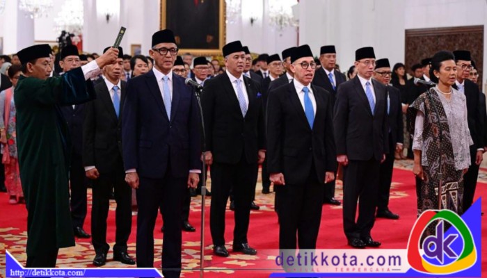 Duta Besar (Dubes) Luar Biasa dan Berkuasa Penuh (LBBP) Republik Indonesia resmi dilantik oleh Presiden Prabowo Subianto di Istana Negara, Jakarta, pada Senin (24/03/2025).