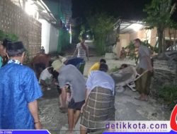 Kades Karduluk Dinilai Acuh, Warga Gotong Royong Perbaiki Jalan Tanpa Bantuan Pemerintah