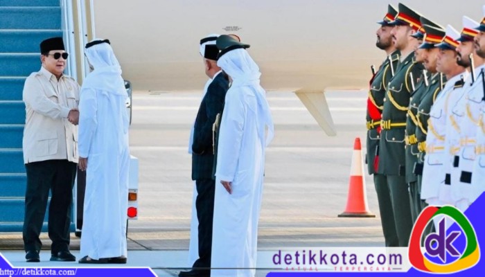 Presiden Republik Indonesia, Prabowo Subianto, tiba di Presidential Flight, Abu Dhabi, Persatuan Emirat Arab (PEA)