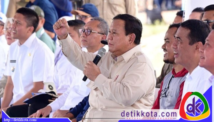 Presiden Prabowo melakukan video conference dengan para perwakilan petani dari berbagai daerah setelah tanam padi serentak di Ogan Ilir.