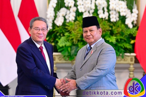 Presiden Republik Indonesia, Prabowo Subianto menerima kunjungan resmi Premier Republik Rakyat Tiongkok (RRT) Li Qiang di Istana Merdeka, Jakarta, pada Minggu (25/05/2025).