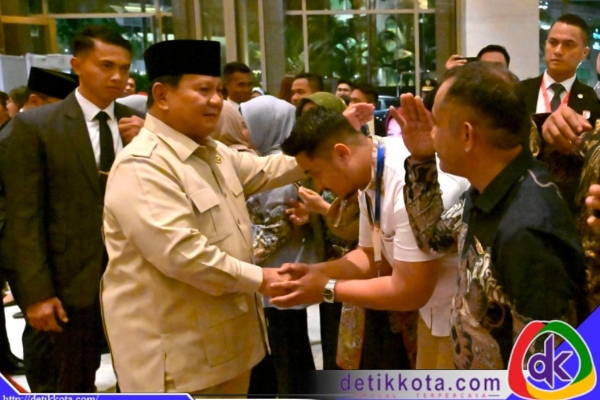 Presiden Republik Indonesia, Prabowo Subianto, tiba di hotel tempatnya bermalam selama rangkaian Konferensi Tingkat Tinggi (KTT) ke-46 ASEAN, pada Minggu (25/05/2026).