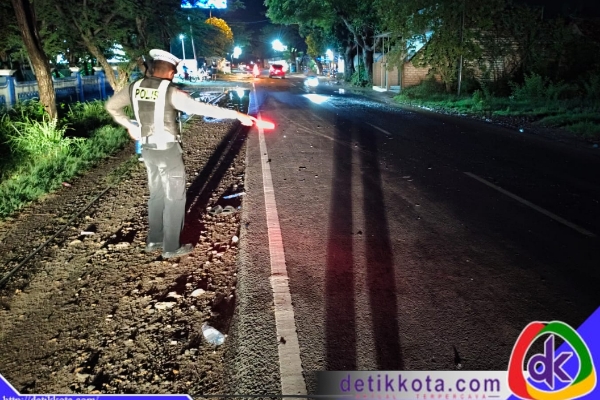 Kecelakaan Lalu Lintas (Laka Lantas), tepatnya di jalan raya depan SMP Negeri 1 Camplong Kecamatan Camplong Kabupaten Sampang.