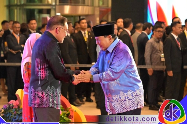 Presiden Prabowo Subianto menghadiri gala dinner dalam rangka Konferensi Tingkat Tinggi (KTT) ke-46 ASEAN yang diselenggarakan Perdana Menteri (PM) Malaysia, Anwar Ibrahim selaku Ketua ASEAN 2025. (Foto: BPMI Setpres/Kris).