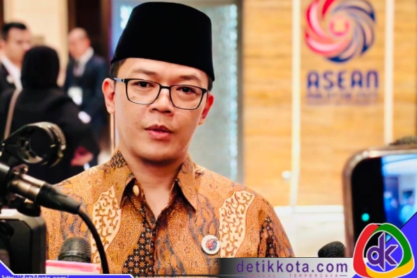 Menteri Luar Negeri Sugiono menyampaikan keterangannya kepada awak media usai mendampingi Presiden menghadiri gala dinner di Kuala Lumpur Convention Centre (KLCC), Malaysia pada Senin (26/05/2025). (Foto: BPMI Setpres/Laily Rachev)