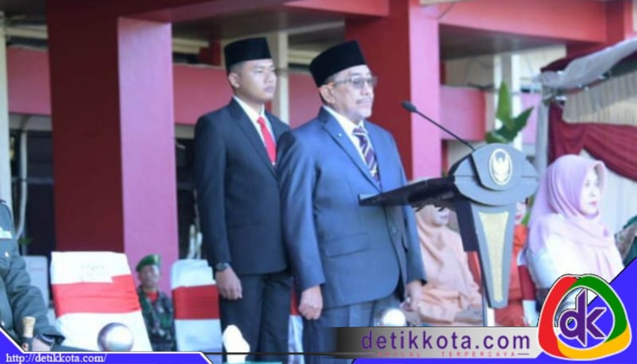 Wakil Bupati Sumenep KH. Imam Hasyim Saat Memimpikan Apel Upacara Peringatan Hari Lahir Pancasila di Kantor Pemkab Sumenep, Senin (02/06/2025)