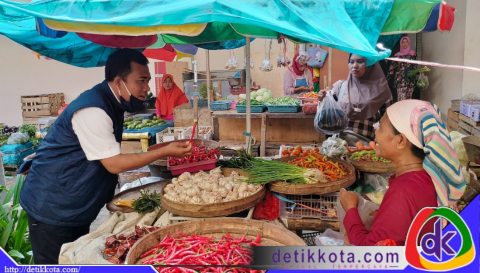 pantauan Dinas Perindustrian dan Perdagangan (Disperindag) Kabupaten Pamekasan di sejumlah pasar tradisional.