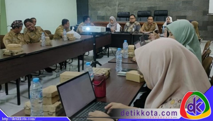 Badan Perencanaan Pembangunan, Riset, dan Inovasi Daerah (Bapperida) menggelar Koordinasi Awal Implementasi Strategi Sanitasi Kabupaten/Kota (SSK) Tahun 2025, bertempat di Aula Bapperida Bangkalan, Selasa (03/06/2025).