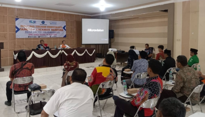 Badan Narkotika Nasional (BNN) Kabupaten Sumenep menggelar Konsolidasi Kebijakan Kabupaten/Kota Tanggap Ancaman Narkoba pada sektor Kelembagaan di Aula KPRI Serba Usaha pada Kamis (19/06/2025).
