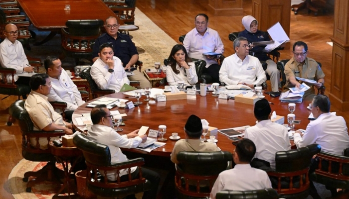 Presiden Prabowo Subianto memanggil sejumlah menteri untuk membahas tentang kesiapan penyelenggaraan Sekolah Rakyat pada Senin, 23 Juni 2025 di Hambalang, Kabupaten Bogor, Provinsi Jawa Barat (Foto: BPMI Setpres/Muchlis Jr)