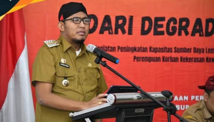 Bupati Sumenep, Achmad Fauzi Wongsojudo, menyatakan bahwa ASN harus menjadi teladan masyarakat dan tidak boleh terlibat dalam aktivitas judi online yang dapat merusak reputasi dan integritas pemerintah.