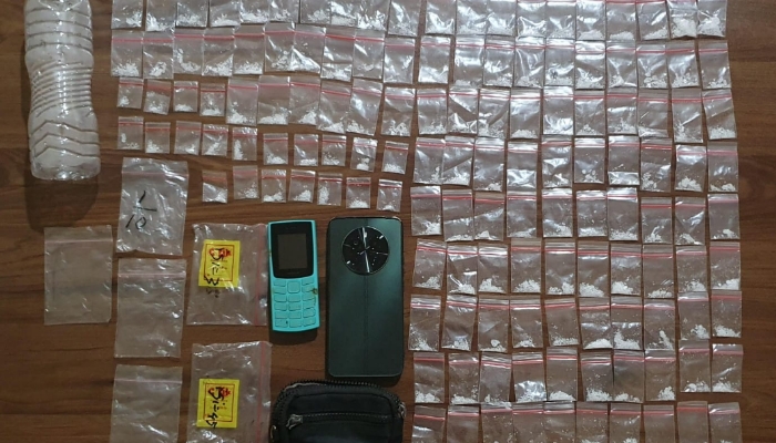 Barang bukti 137 paket sabu siap edar di kecamatan talango Sumenep.