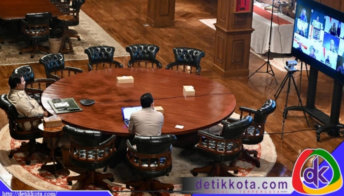 Presiden Prabowo Subianto memimpin rapat terbatas (ratas) secara daring pada Minggu malam, 29 Juni 2025. Foto: BPMI Setpres/Cahyo