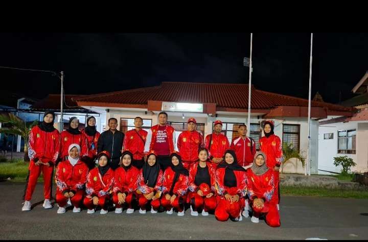 Tim Basket Putri Sumenep Saat Akan Bertolak ke Kota Malang Untuk Mengikuti Porprov Jatim 2025
