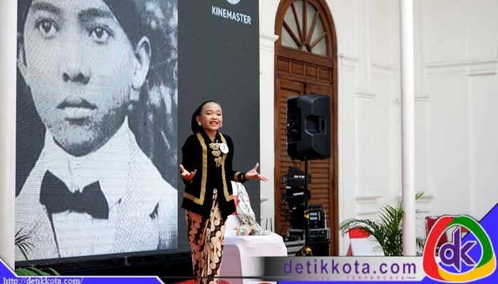 Lomba membaca puisi berjudul “Aku Melihat Indonesia” karya Presiden pertama RI, Ir. Soekarno, yang diselenggarakan Pemerintah Kota (Pemkot) Surabaya mendapat respons positif dari masyarakat.