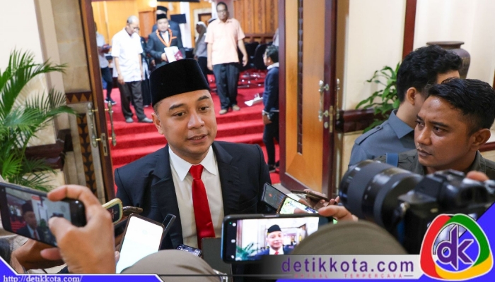 Wali Kota Surabaya, Eri Cahyadi, menyampaikan bahwa Pemkot telah membentuk Satuan Tugas (Satgas) di setiap Rukun Warga (RW) sebagai ujung tombak pelaksanaan kebijakan ini. Pembentukan Satgas akan disertai dengan penerbitan Surat Keputusan (SK) bagi masing-masing RW.