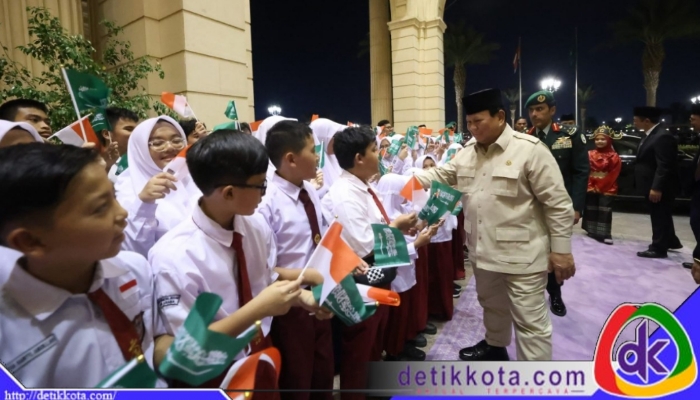 Presiden Prabowo Subianto tiba di Jeddah, Arab Saudi, pada Selasa malam, 1 Juli 2025, sebagai bagian dari rangkaian kunjungan kenegaraan. Foto: BPMI Setpres