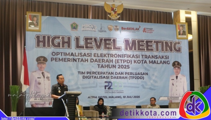 Wakil Wali Kota Malang Ali Muthohirin saat menyampaikan arahan dalam HLM ETPD 2025 di Hotel Atria