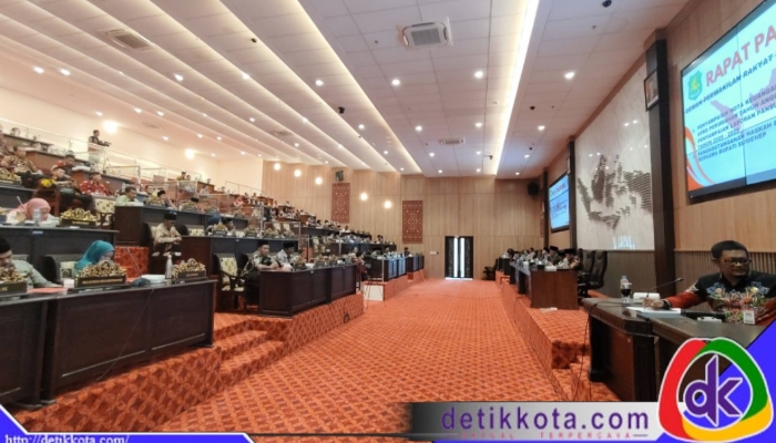 Suasana Rapat Paripurna DPRD Sumenep di ruang sidang utama.