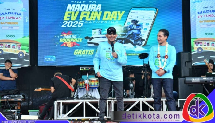 Bupati Fauzi menegaskan bahwa Madura EV Day merupakan langkah nyata dalam mendorong penggunaan kendaraan listrik sebagai solusi ramah lingkungan serta meningkatkan kesadaran masyarakat terhadap isu perubahan iklim dan polusi.