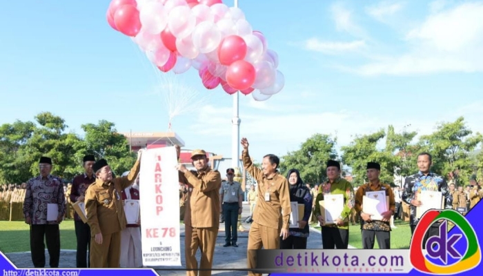 apel gabungan, peluncuran koperasi, atau pelepasan balon di halaman Kantor Bupati Sumenep.