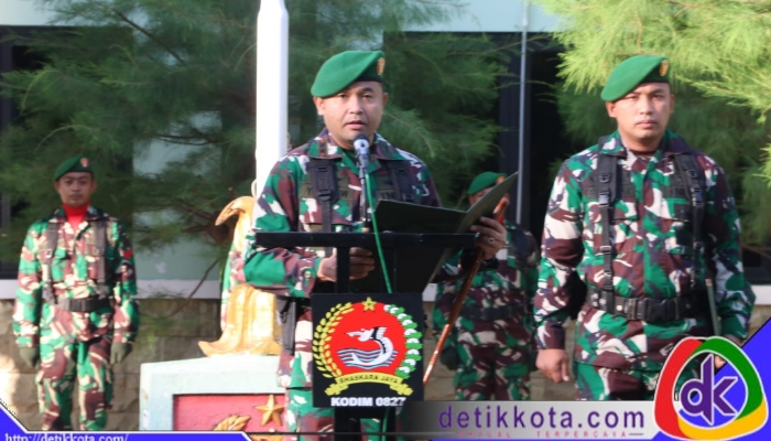 Suasana upacara bendera di Lapangan Makodim 0827/Sumenep.