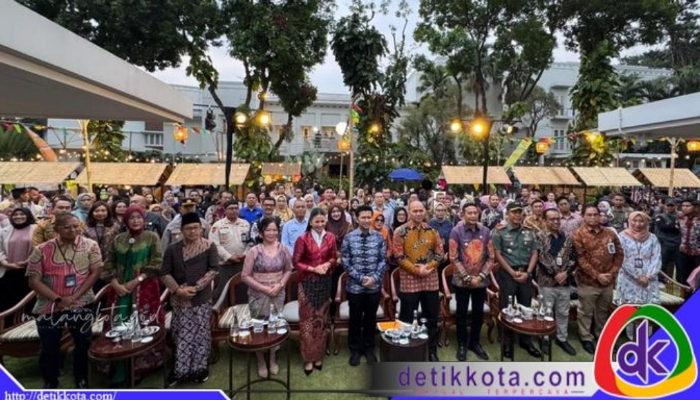 Seremonial pembukaan Tong Tong Night Market 2025 dihadiri Wagub Jatim Emil E. Dardak, Wali Kota Malang Wahyu Hidayat, serta tamu undangan.