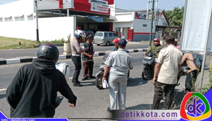 UPT Pengelolaan Pajak Daerah (PPD) Kabupaten Sumenep menggelar Operasi Gabungan Pemeriksaan Pajak Kendaraan Bermotor (PKB) pada Senin (28/01/2025).