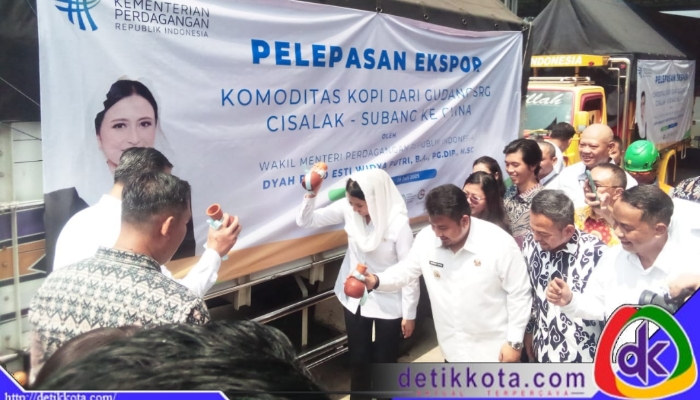 Ekspor ini dilakukan secara simbolis oleh Wakil Menteri Perdagangan RI, Dyah Roro Esti Widya Putri, yang didampingi langsung oleh Bupati Subang, Reynaldy Putra Andita BR.