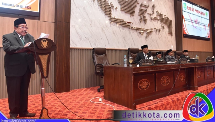 Wakil Bupati Sumenep, KH. Imam Hasyim, menyampaikan ucapan selamat kepada Hairul Anam yang resmi dilantik sebagai anggota Dewan Perwakilan Rakyat Daerah (DPRD) Kabupaten Sumenep melalui mekanisme Pergantian Antar Waktu (PAW) masa jabatan 2024–2029.
