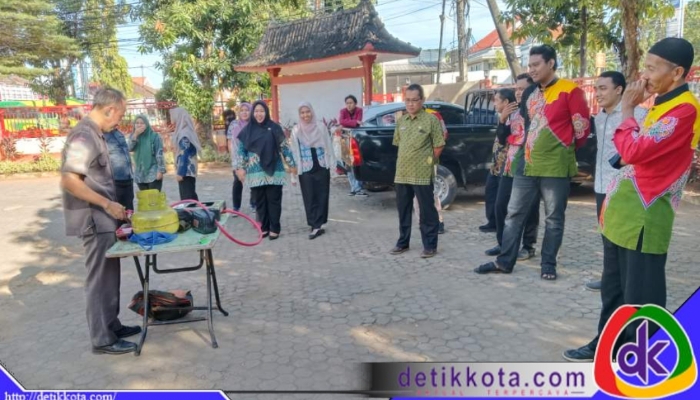 Bapenda Sumenep Gandeng Pertamina Surabaya Gelar Demo Penggunaan Gas Aman.