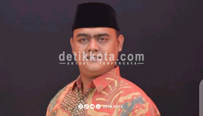 Anggota DPRD Subang dari Fraksi PDI Perjuangan, Dang Agung, S.Kom, meninggal dunia pada Selasa (5/8/2025) pukul 05.00 WIB akibat serangan jantung.