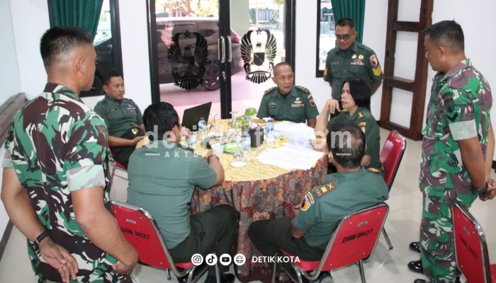 Tim verifikasi dari Korem 084/Bhaskara Jaya melaksanakan kunjungan kerja ke Markas Kodim setempat pada Rabu (6/8/2025).
