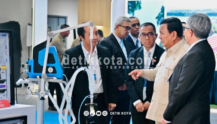 Presiden Prabowo Subianto mengunjungi sejumlah pameran inovasi teknologi unggulan nasional di Sasana Budaya Ganesha (Sabuga), Institut Teknologi Bandung (ITB), Provinsi Jawa Barat, pada Kamis, 7 Agustus 2025. Foto: BPMI Setpres/Laily Rachev