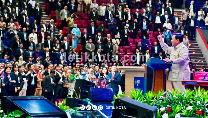 Presiden Prabowo Subianto menyampaikan pidato utama (keynote speech) dalam Konvensi Sains, Teknologi, dan Industri Indonesia (KSTI) Tahun 2025 di Sasana Budaya Ganesha (Sabuga), Institut Teknologi Bandung (ITB), Provinsi Jawa Barat, pada Kamis, 7 Agustus 2025. Foto: BPMI Setpres/Laily Rachev