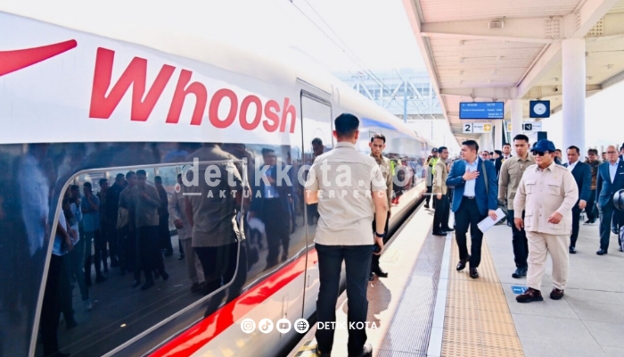 Presiden Prabowo Subianto melakukan perjalanan kembali ke Jakarta usai menyelesaikan rangkaian kunjungan kerjanya di Provinsi Jawa Barat, pada Kamis, 7 Agustus 2025. Foto: BPMI Setpres/Laily Rachev