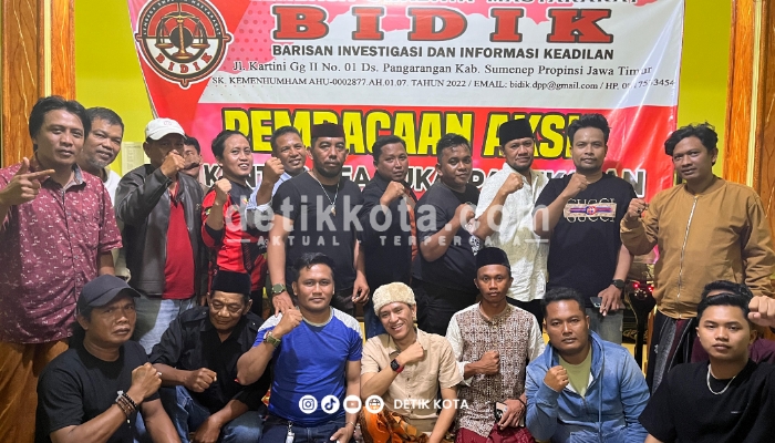 Foto bersama Gerakan Masyarakat Peduli Madura (GMPM) usai pembacaan aksi.