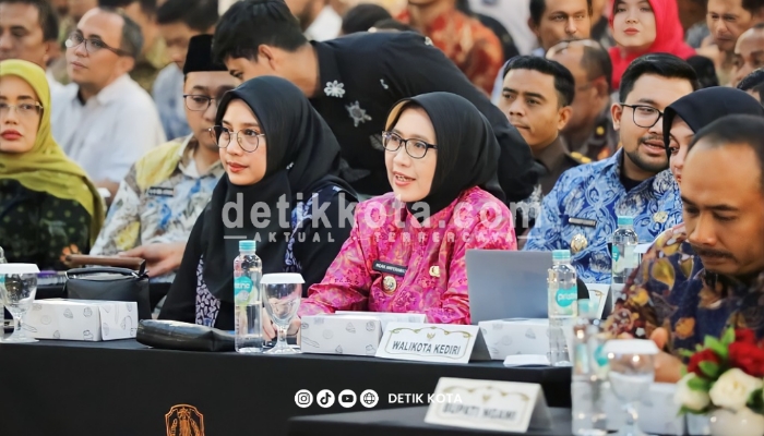 Bupati Lumajang, Indah Amperawati, menyambut positif kebijakan tersebut.